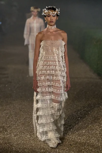 Look 5